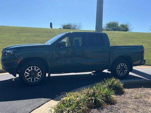 New 2026 Nissan Frontier SV w/ SV Convenience Package RWD image 3