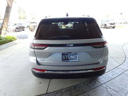 Used 2023 Jeep Grand Cherokee 4WD 4xe image 6