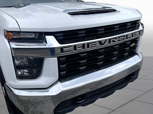 Used 2023 Chevrolet Silverado 2500 LT AWD/4WD image 30