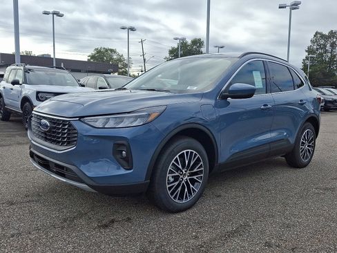 New 2026 Ford Escape Plug-in Hybrid image 3