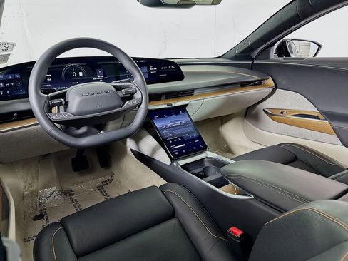 Used 2024 Lucid Air Pure RWD image 31