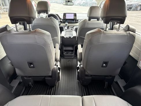 Used 2021 Toyota Sienna Limited AWD/4WD image 19