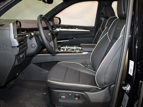 New 2026 Cadillac Escalade ESV Luxury w/ Touring Package image 4