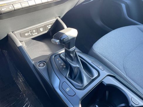 Used 2025 Kia K4 LXS image 40