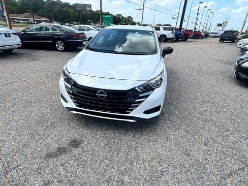 Used 2023 Nissan Versa S FWD image 5