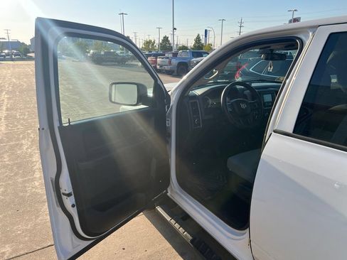 Used 2019 RAM 1500 Express AWD/4WD image 10