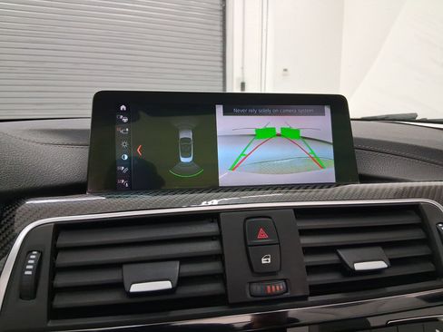 Used 2020 BMW M4 Convertible w/ Executive Package image 23