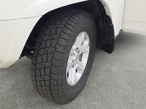 Used 2021 Toyota 4Runner SR5 AWD/4WD image 31