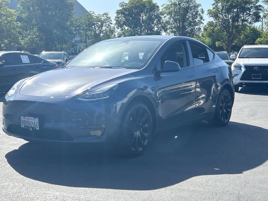 Used 2022 Tesla Model Y Long Range AWD/4WD image 2