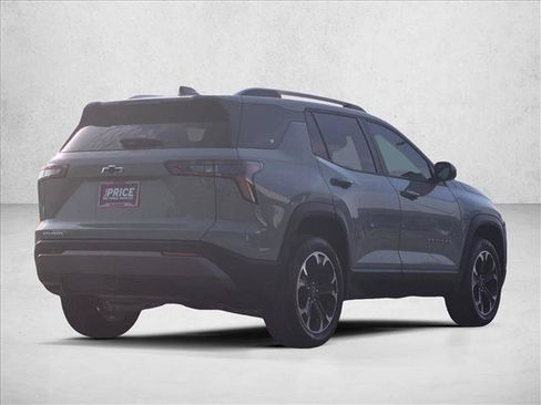 Used 2025 Chevrolet Equinox LT w/ Convenience Package II FWD image 5