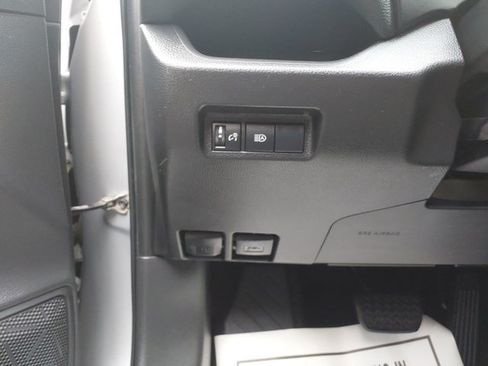 Used 2019 Toyota RAV4 XLE AWD/4WD image 30