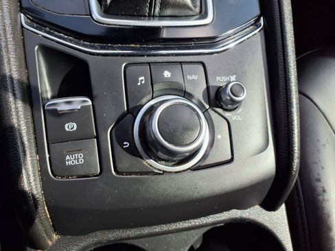 Used 2018 MAZDA CX-5 Touring w/ Preferred Equipment Package FWD image 10
