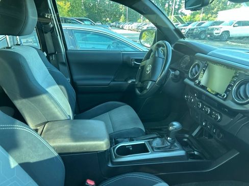Used 2021 Toyota Tacoma TRD Off-Road AWD/4WD image 13
