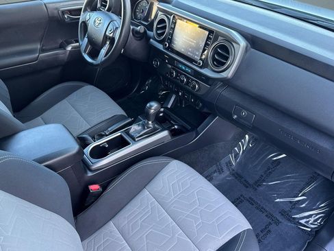 Used 2021 Toyota Tacoma TRD Sport w/ Technology Package RWD image 31