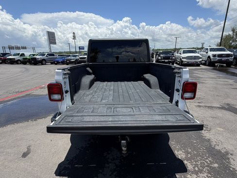 Certified 2022 Jeep Gladiator Sport w/ Trailer Tow Package AWD/4WD image 25
