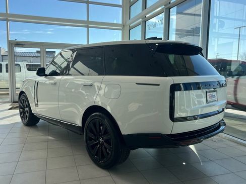 Used 2024 Land Rover Range Rover Autobiography image 4