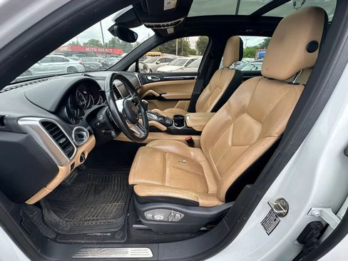 Used 2016 Porsche Cayenne AWD/4WD image 10