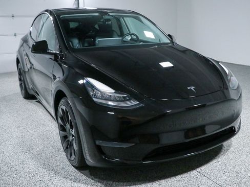 Used 2023 Tesla Model Y Long Range AWD/4WD image 5
