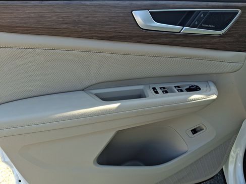 Used 2025 Volkswagen Atlas SEL Premium R-Line image 12