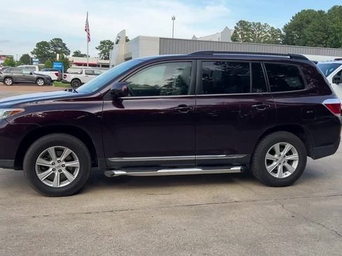 Used 2012 Toyota Highlander FWD image 3