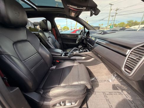 Used 2019 Porsche Cayenne S AWD/4WD image 31