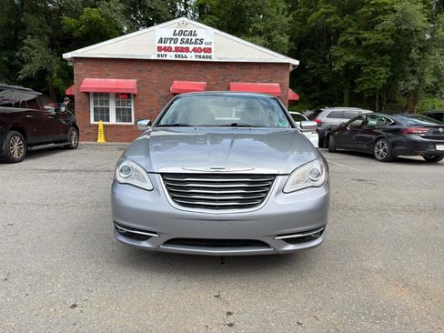 Used 2014 Chrysler 200 Limited w/ Sun/Sound Group FWD image 2