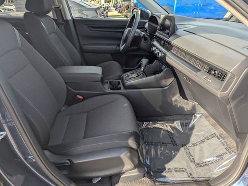 Used 2024 Honda CR-V EX image 10