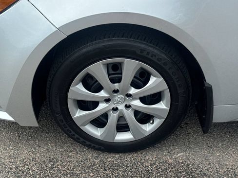 Used 2020 Toyota Corolla LE FWD image 39