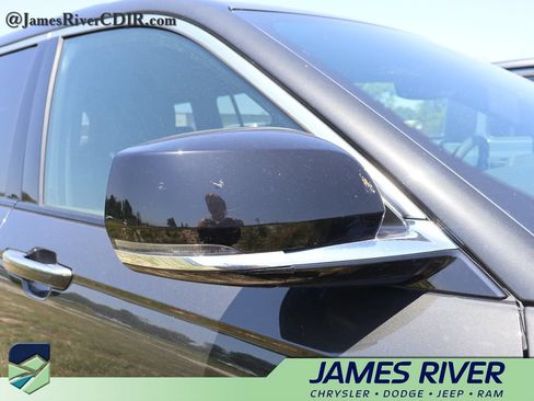 Used 2023 Jeep Grand Cherokee Overland AWD/4WD image 13