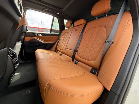 Used 2023 BMW X5 sDrive40i w/ M Sport Package image 12