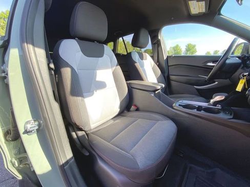 Used 2024 Chevrolet Trax RS w/ Driver Confidence Package FWD image 24