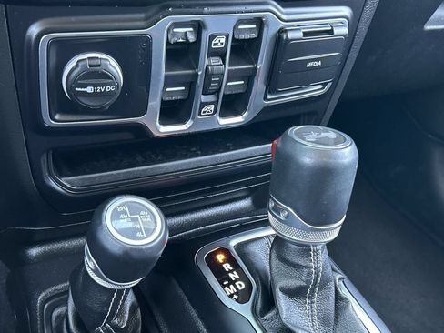 Used 2021 Jeep Wrangler Unlimited Sahara w/ Safety Group AWD/4WD image 16