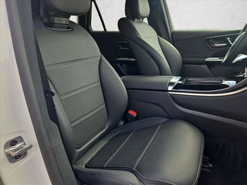 Used 2026 Mercedes-Benz GLC 300 image 19