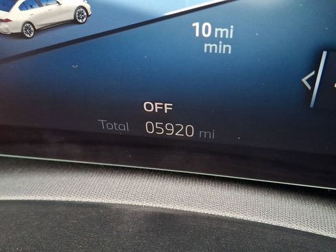 Used 2025 BMW i5 xDrive40 w/ Premium Package image 15