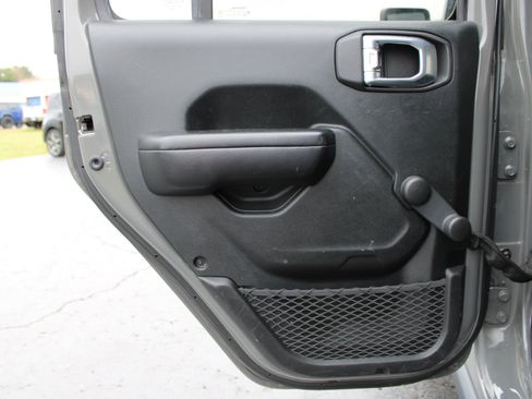 Used 2021 Jeep Wrangler Unlimited Sport image 34