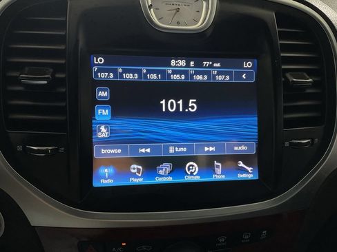 Used 2012 Chrysler 300 Limited RWD image 21