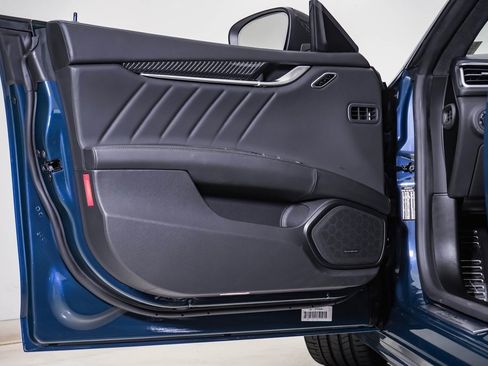 Used 2024 Maserati Ghibli Trofeo image 27