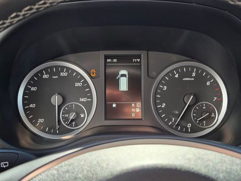 Used 2021 Mercedes-Benz Metris Passenger image 19