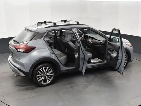 Used 2023 Nissan Kicks SR w/ SR Premium Package image 6