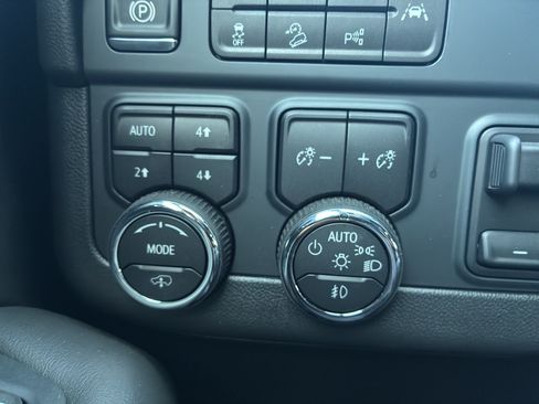 Used 2025 Chevrolet Tahoe RST w/ RST Capability Package AWD/4WD image 25