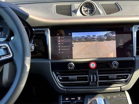 Certified 2026 Porsche Macan image 24