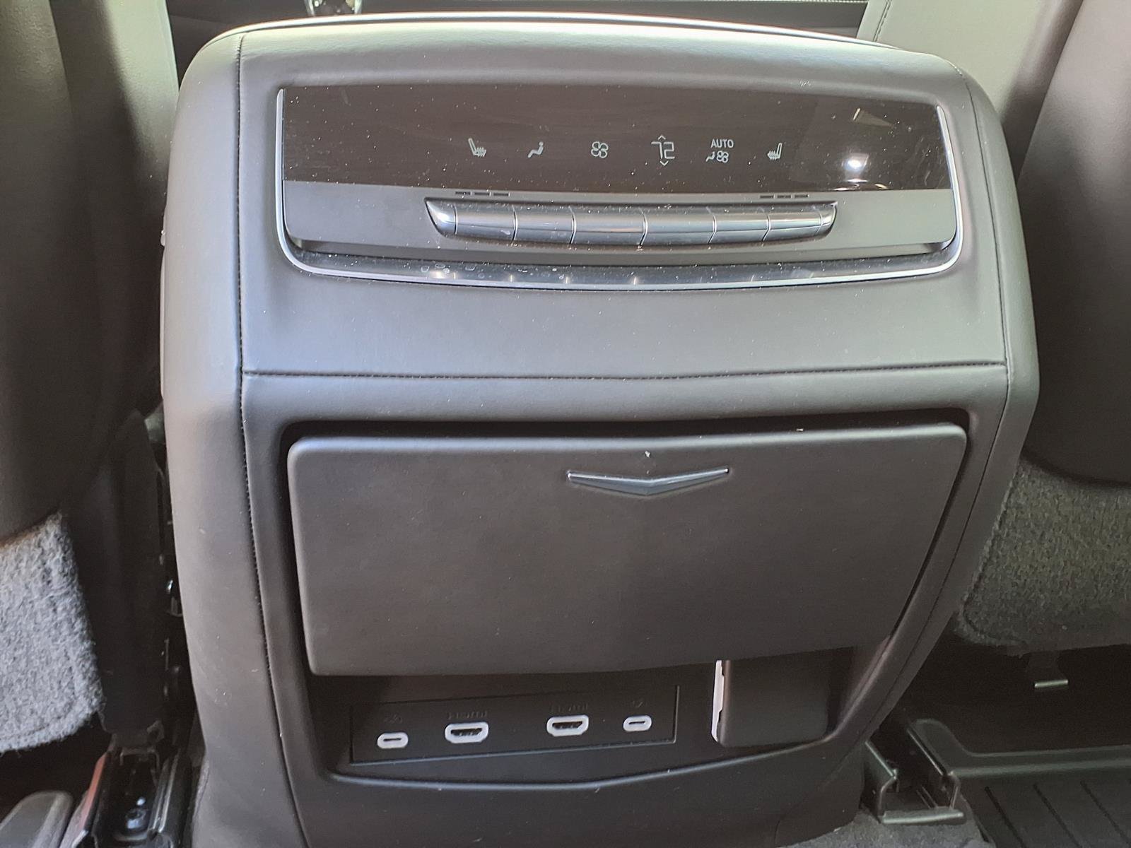 Certified 2023 Cadillac Escalade Sport Platinum w/ LPO, ONYX Package AWD/4WD image 15