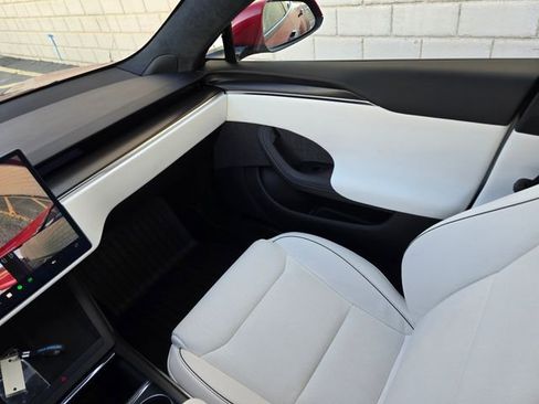 Used 2021 Tesla Model S Plaid image 25