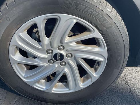 Used 2023 Lincoln Corsair FWD image 9