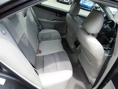 Used 2012 Toyota Camry XLE w/ Leather Pkg FWD image 22