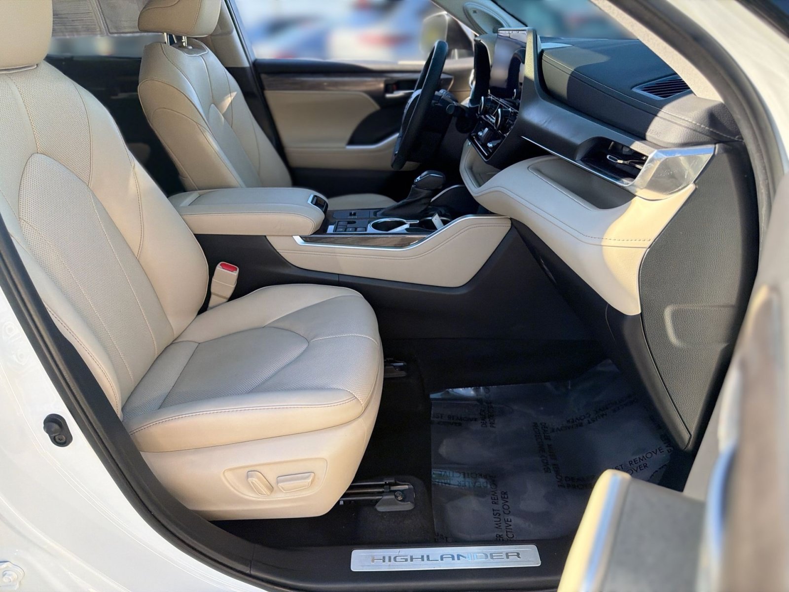 Used 2023 Toyota Highlander Limited FWD image 29