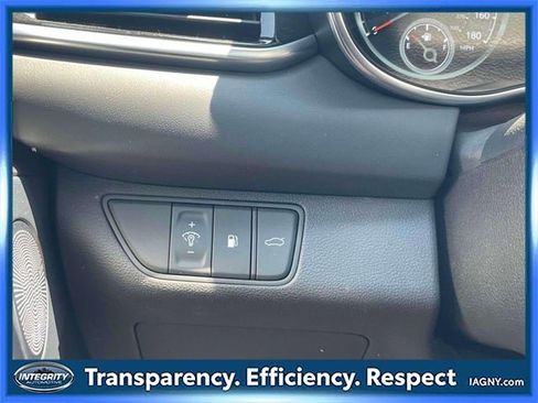 Used 2025 Genesis G70 2.5T w/ Sport Prestige Package image 21