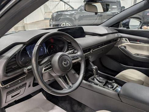 Used 2019 MAZDA MAZDA3 Hatchback w/ Preferred Package FWD image 15