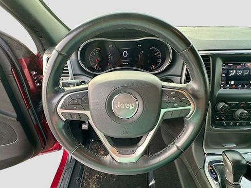 Used 2020 Jeep Grand Cherokee Laredo image 11