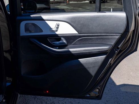 Used 2025 Mercedes-Benz GLS 450 4MATIC image 15